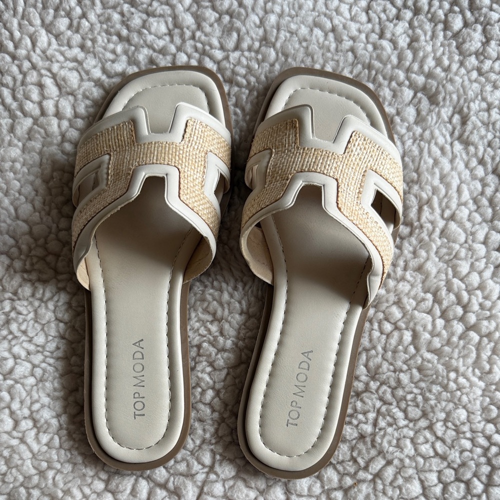 TOP Moda Women's Cream and Tan Sandals